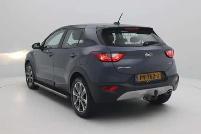 Kia Stonic (2017) thumbnail 2