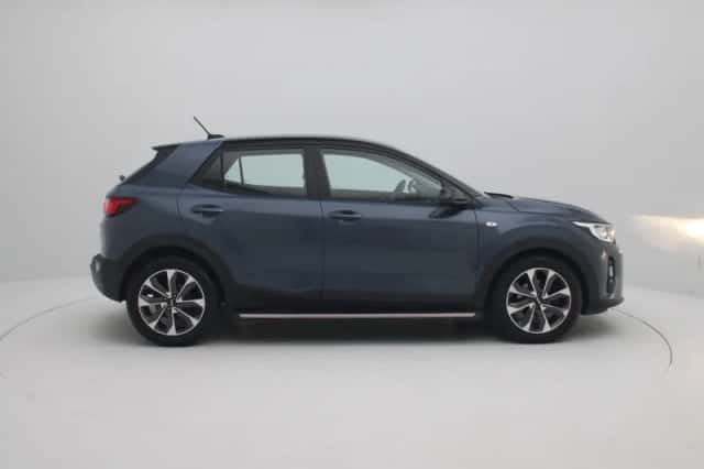 Kia Stonic (2017) thumbnail 6