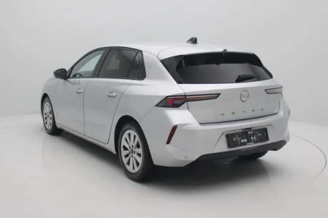 Opel Astra (2023) thumbnail 3