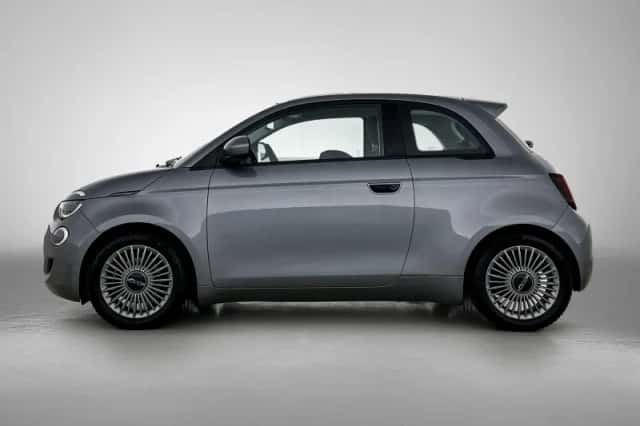 Fiat 500 (2022) thumbnail 2