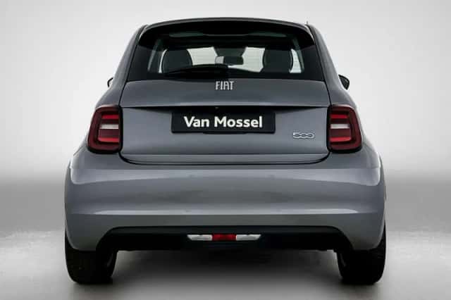 Fiat 500 (2022) thumbnail 3