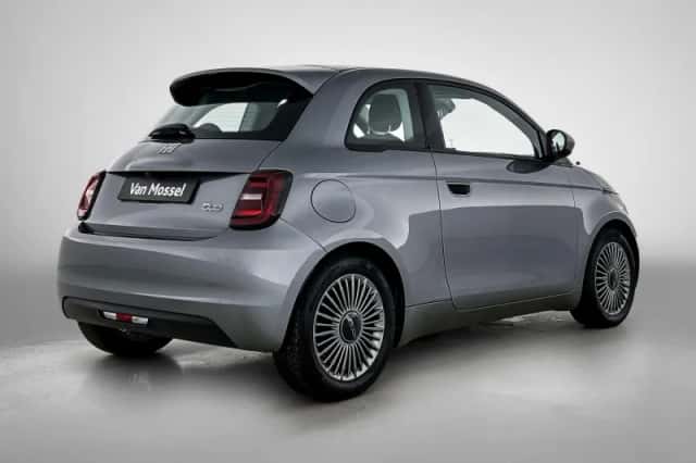 Fiat 500 (2022) thumbnail 4