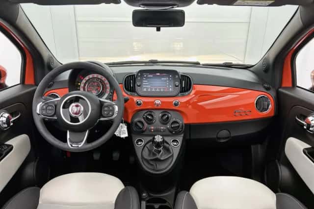 Fiat 500C (2022) thumbnail 2