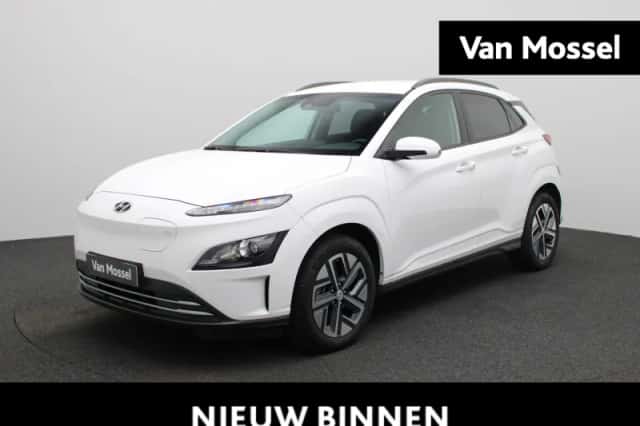 Hyundai Kona (2023) thumbnail 1