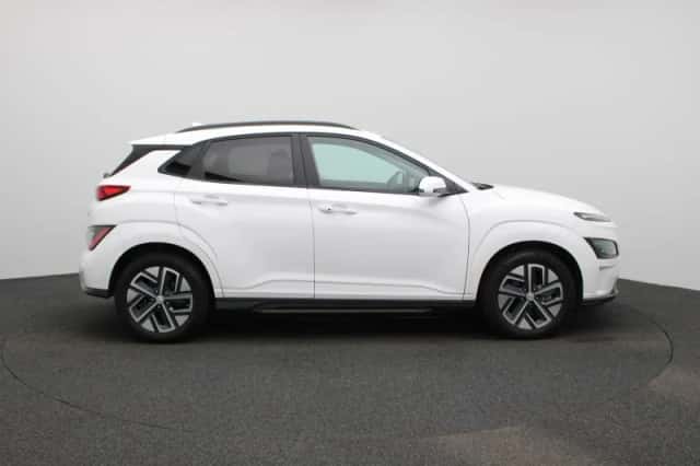 Hyundai Kona (2023) thumbnail 6