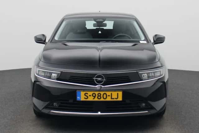 Opel Astra (2023) thumbnail 3
