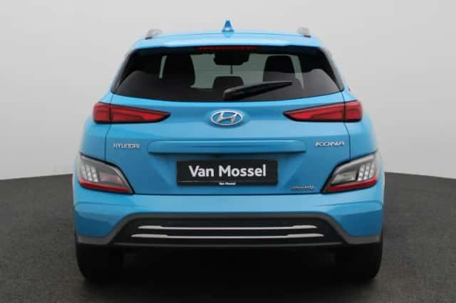 Hyundai Kona (2022) thumbnail 5
