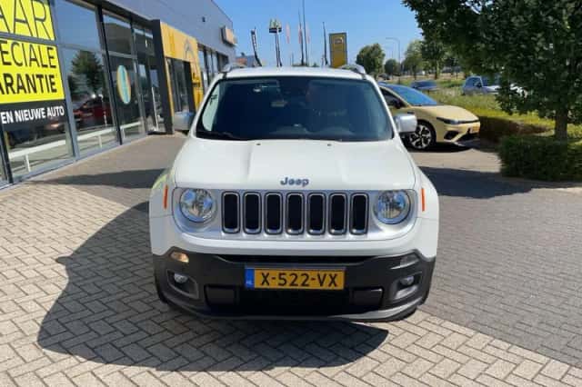 Jeep Renegade (2017) thumbnail 6