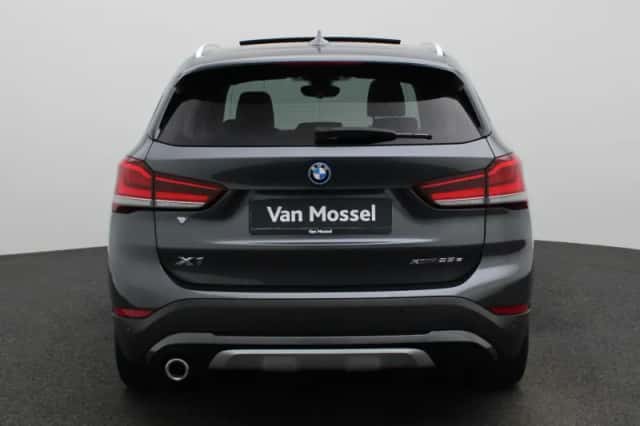BMW X1 (2022) thumbnail 6