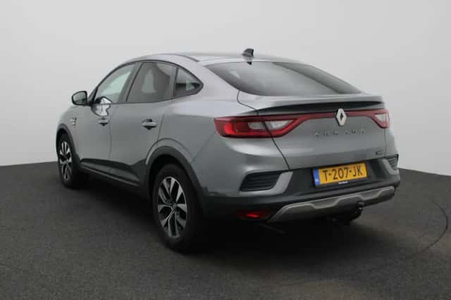 Renault Arkana (2023) thumbnail 2