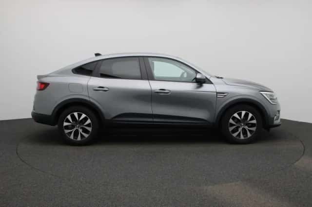 Renault Arkana (2023) thumbnail 6