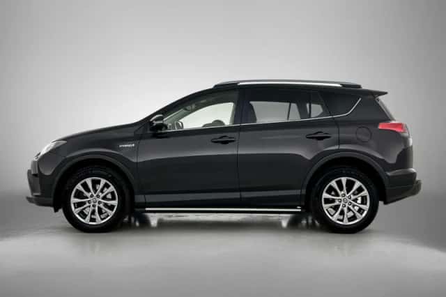 Toyota RAV4 (2017) thumbnail 2