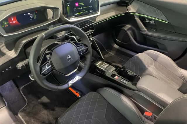 Peugeot 2008 (2022) thumbnail 6