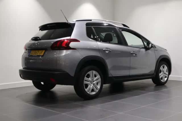 Peugeot 2008 (2019) thumbnail 4