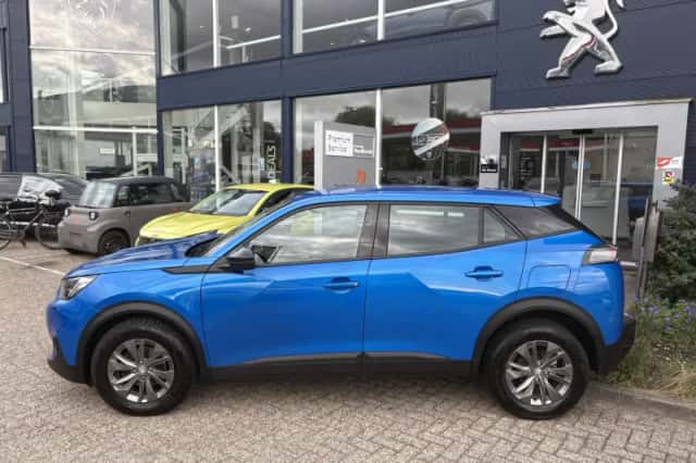 Peugeot 2008 (2022) thumbnail 4
