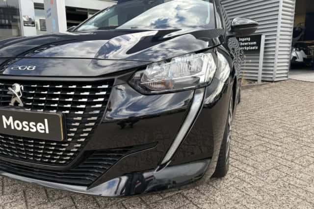 Peugeot 208 (2023) thumbnail 3