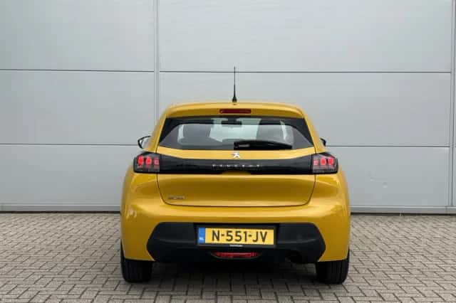 Peugeot 208 (2021) thumbnail 4