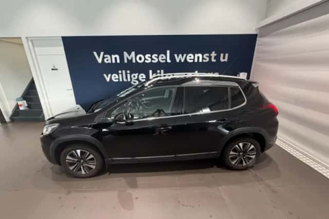 Peugeot 2008 (2018) thumbnail 3