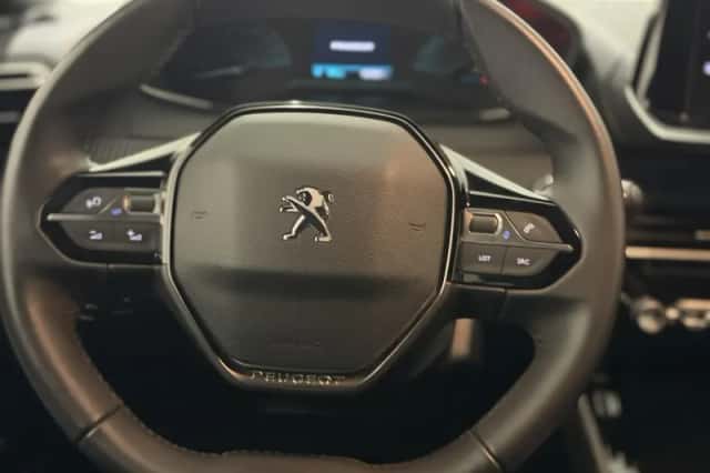 Peugeot e-2008 (2023) thumbnail 6