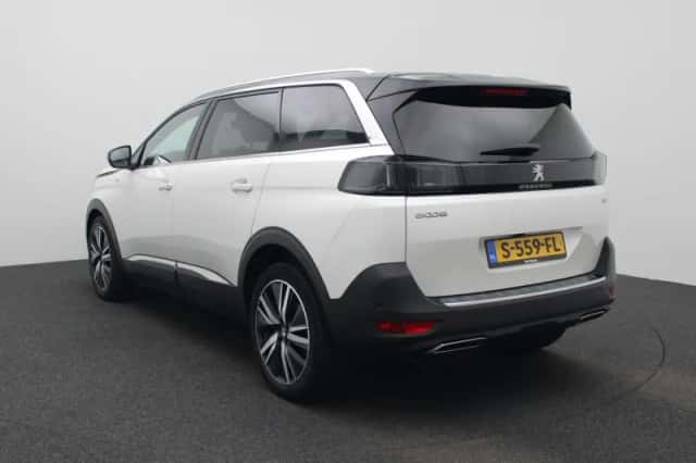 Peugeot 5008 (2023) thumbnail 2