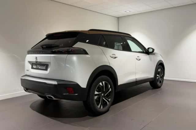 Peugeot 2008 (2021) thumbnail 4