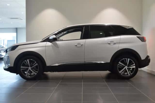 Peugeot 3008 (2021) thumbnail 4