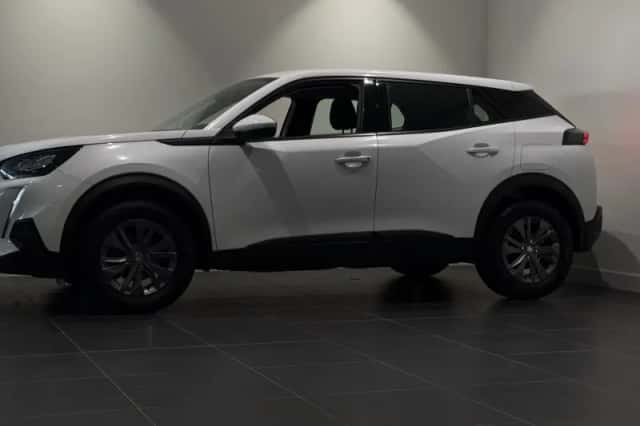 Peugeot 2008 (2021) thumbnail 3
