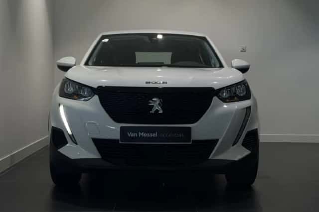 Peugeot 2008 (2021) thumbnail 4