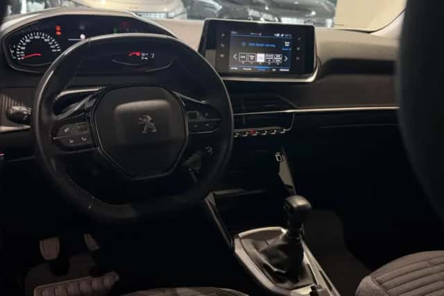 Peugeot 2008 (2021) thumbnail 5