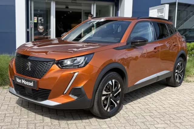 Peugeot 2008 (2023) thumbnail 3