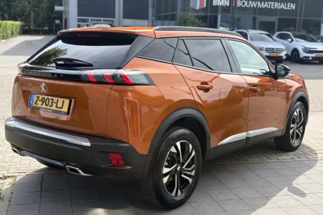 Peugeot 2008 (2023) thumbnail 5