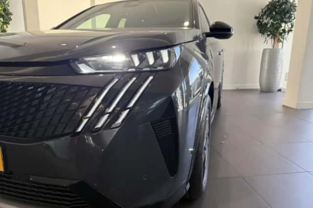 Peugeot e-3008 (2026) thumbnail 2