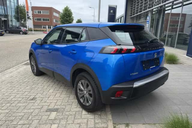 Peugeot 2008 (2022) thumbnail 3