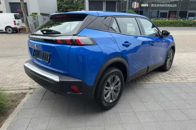 Peugeot 2008 (2022) thumbnail 4