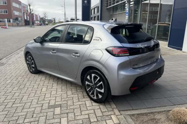 Peugeot 208 (2025) thumbnail 3