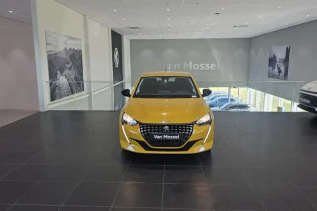 Peugeot 208 (2022) thumbnail 2