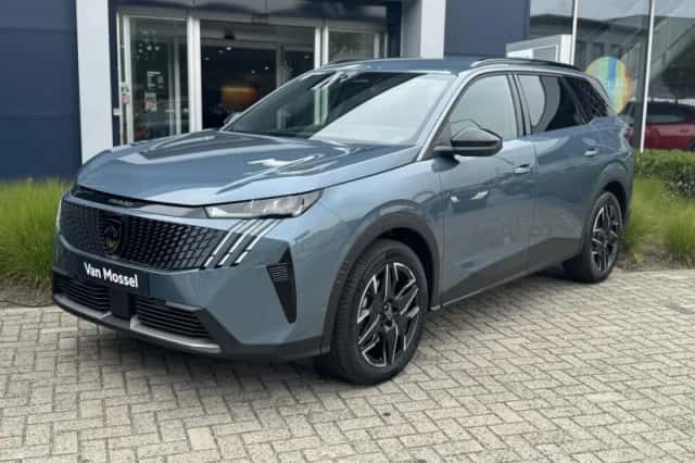 Peugeot 5008 (2025) thumbnail 2