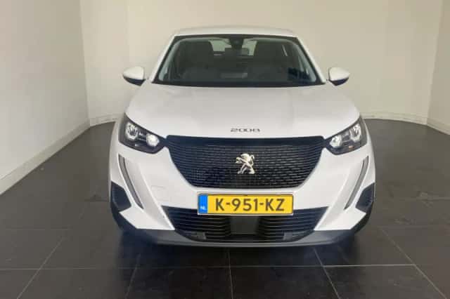 Peugeot 2008 (2021) thumbnail 3