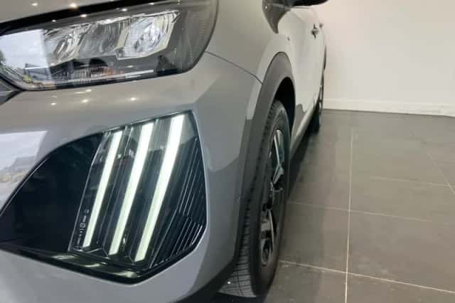 Peugeot 2008 (2024) thumbnail 6