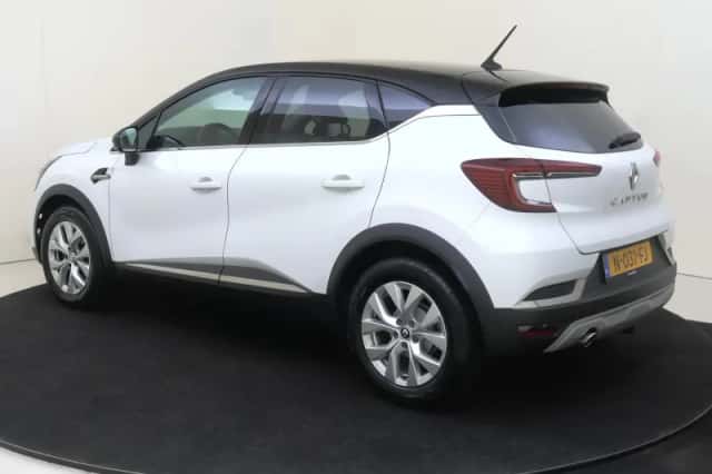 Renault Captur (2021) thumbnail 3