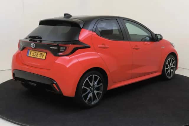 Toyota Yaris (2020) thumbnail 4