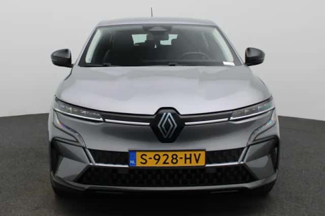 Renault Mégane E-Tech (2023) thumbnail 3
