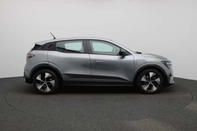 Renault Mégane E-Tech (2023) thumbnail 6