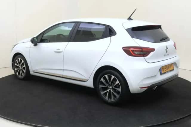 Renault Clio (2022) thumbnail 3