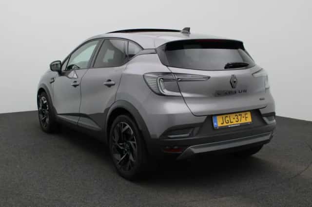 Renault Captur (2025) thumbnail 2