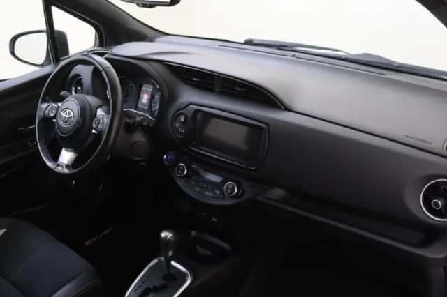 Toyota Yaris (2019) thumbnail 4