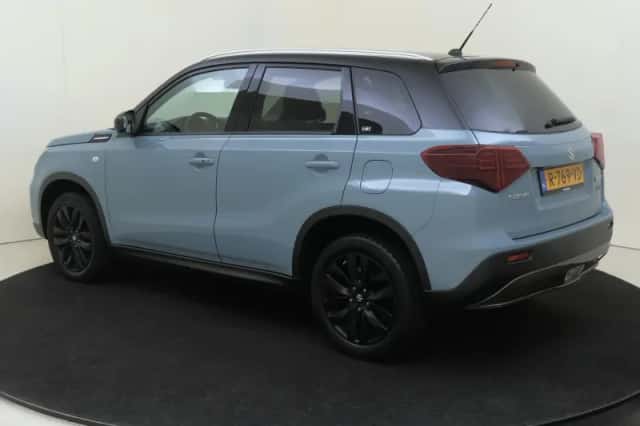 Suzuki Vitara (2022) thumbnail 3