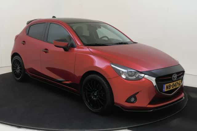 Mazda 2 (2017) thumbnail 2