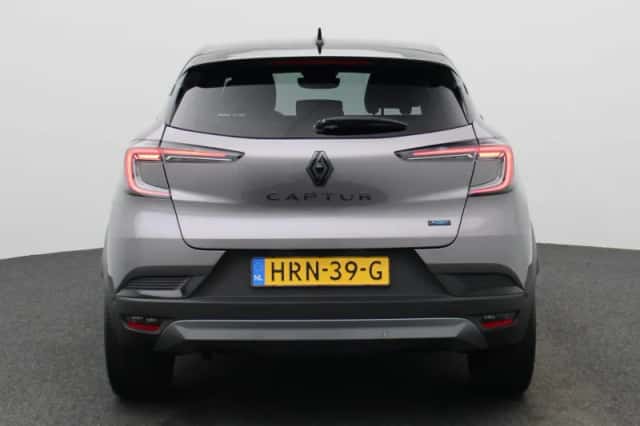 Renault Captur (2025) thumbnail 5