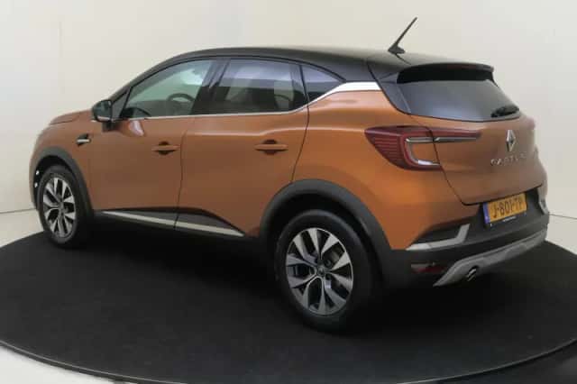 Renault Captur (2020) thumbnail 3